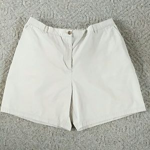 Lands'End beige shorts